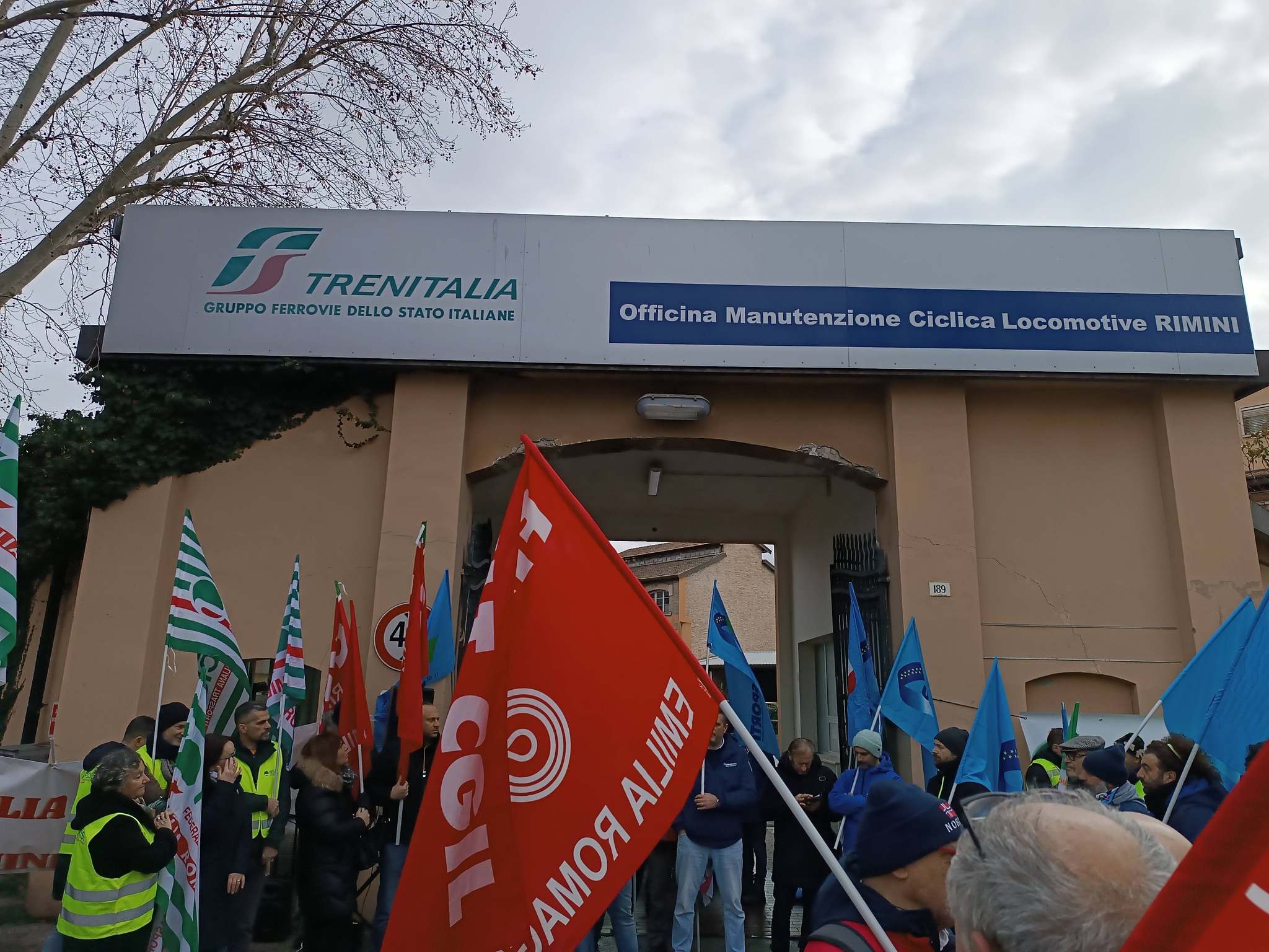 Massima adesione sciopero OGR Rimini. I lavoratori uniti: “No alla chiusura! Subito investimenti e lavoro di qualità!”